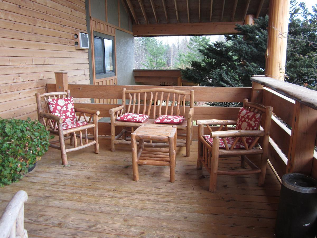 Bella Coola Mountain Lodge Hagensborg Dış mekan fotoğraf