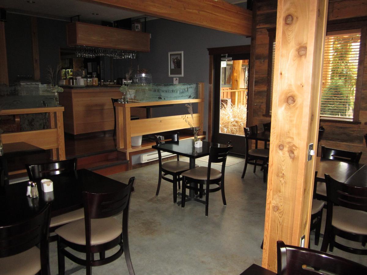 Bella Coola Mountain Lodge Hagensborg Dış mekan fotoğraf