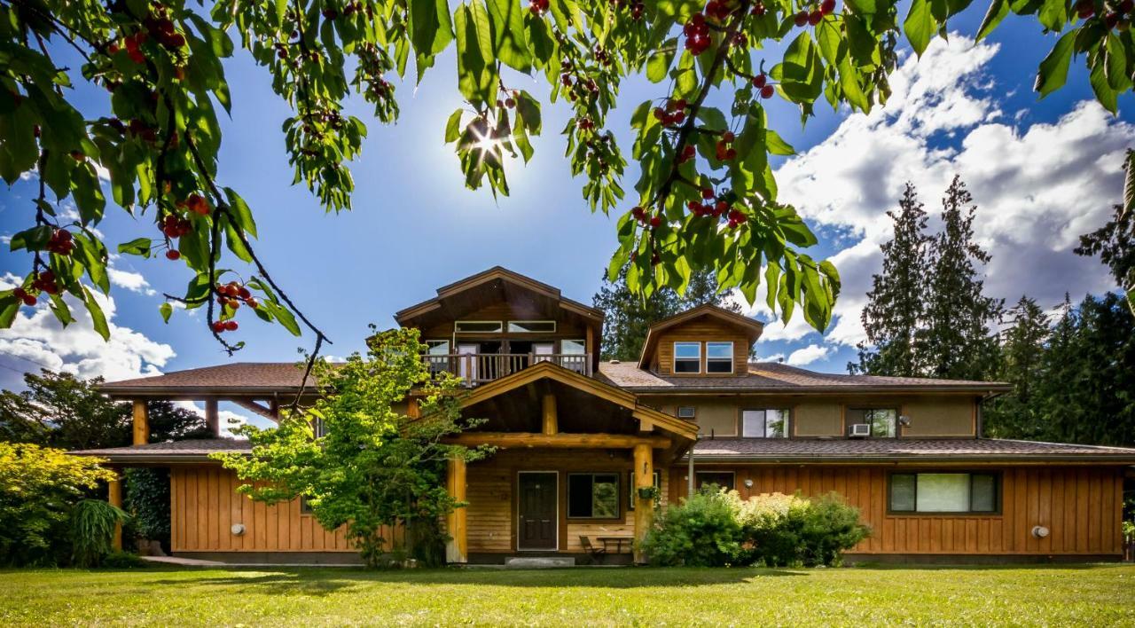 Bella Coola Mountain Lodge Hagensborg Dış mekan fotoğraf